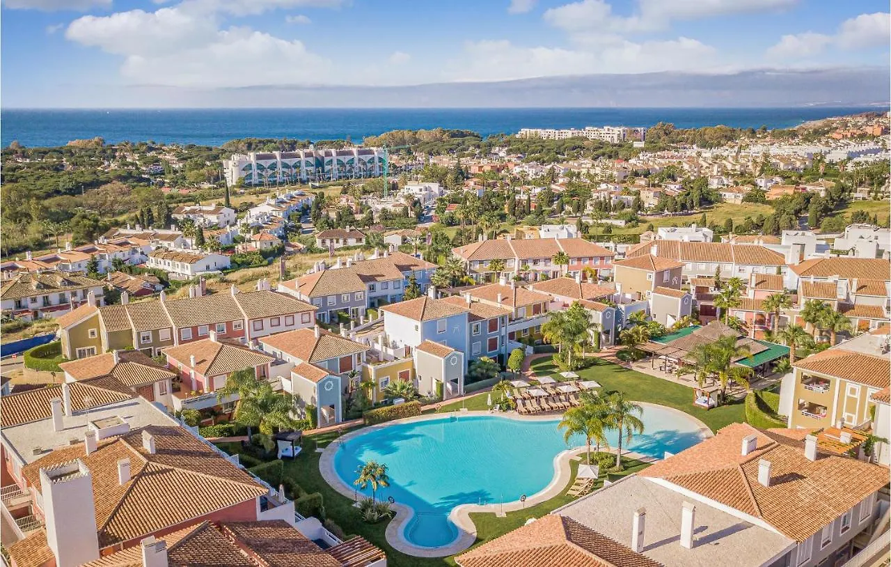 Nice Apartment In Estepona With Kitchen