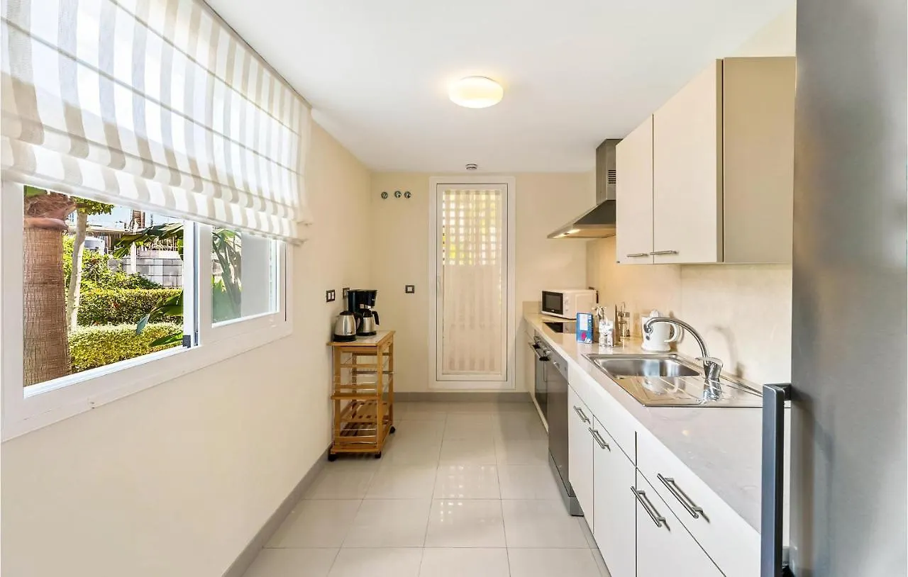 Nice Apartment In Estepona With Kitchen