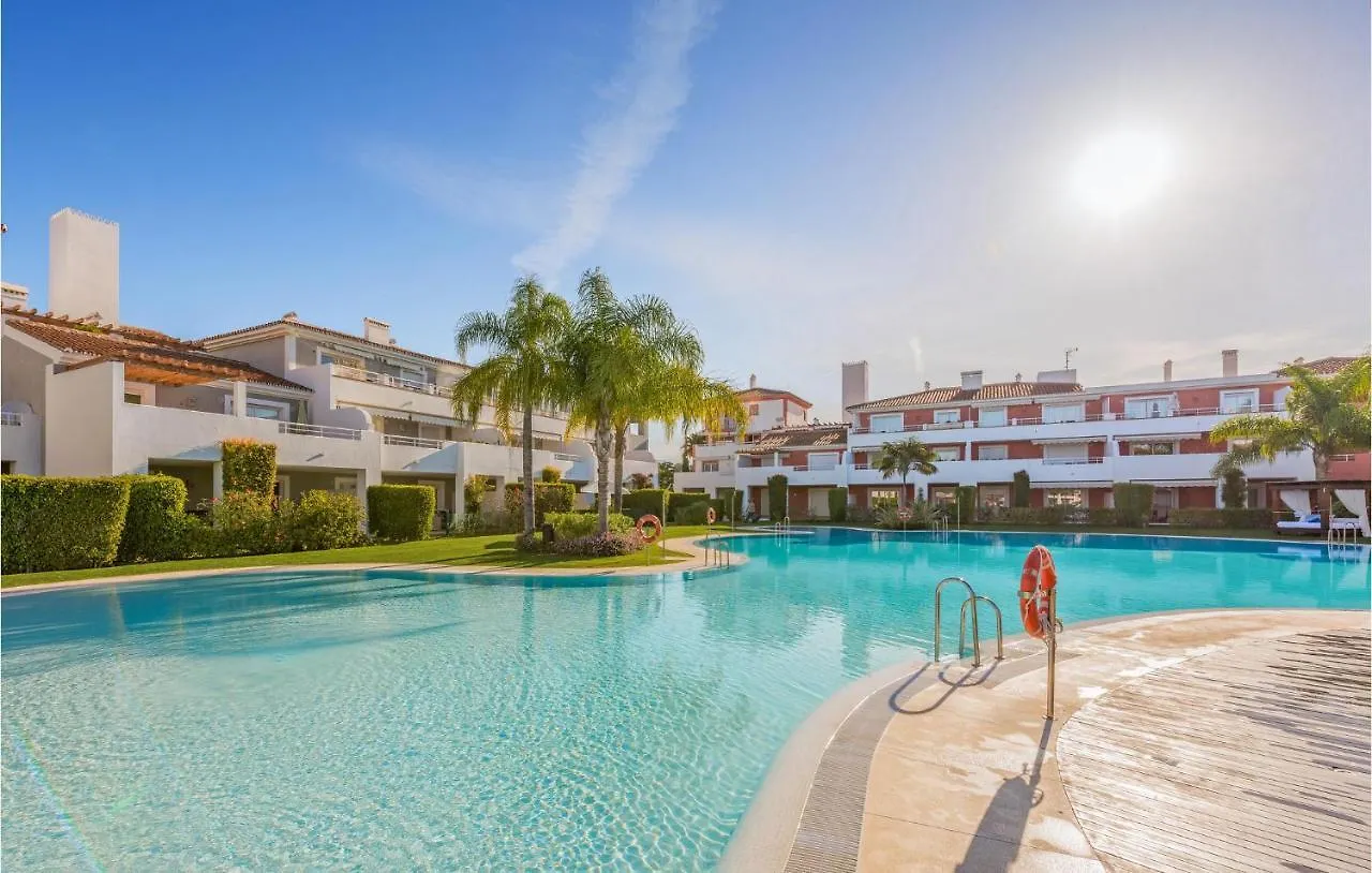 Nice Apartment In Estepona With Kitchen
